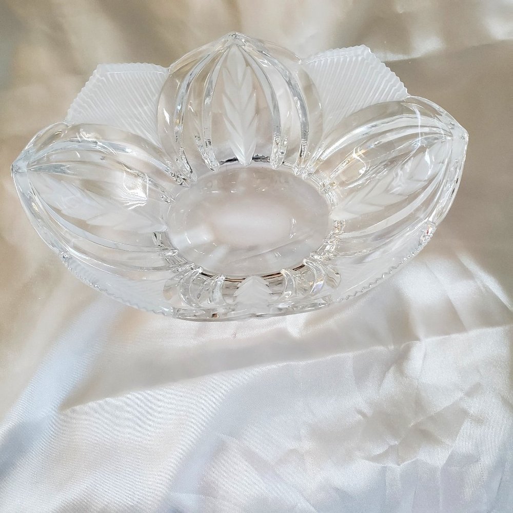 Crystal 8" Ellipse shape clear candy bowl
